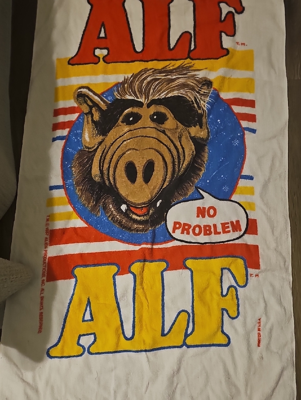 ALF 1987 Graphic Beach Towel    Retro Print  Summer Movie 80s